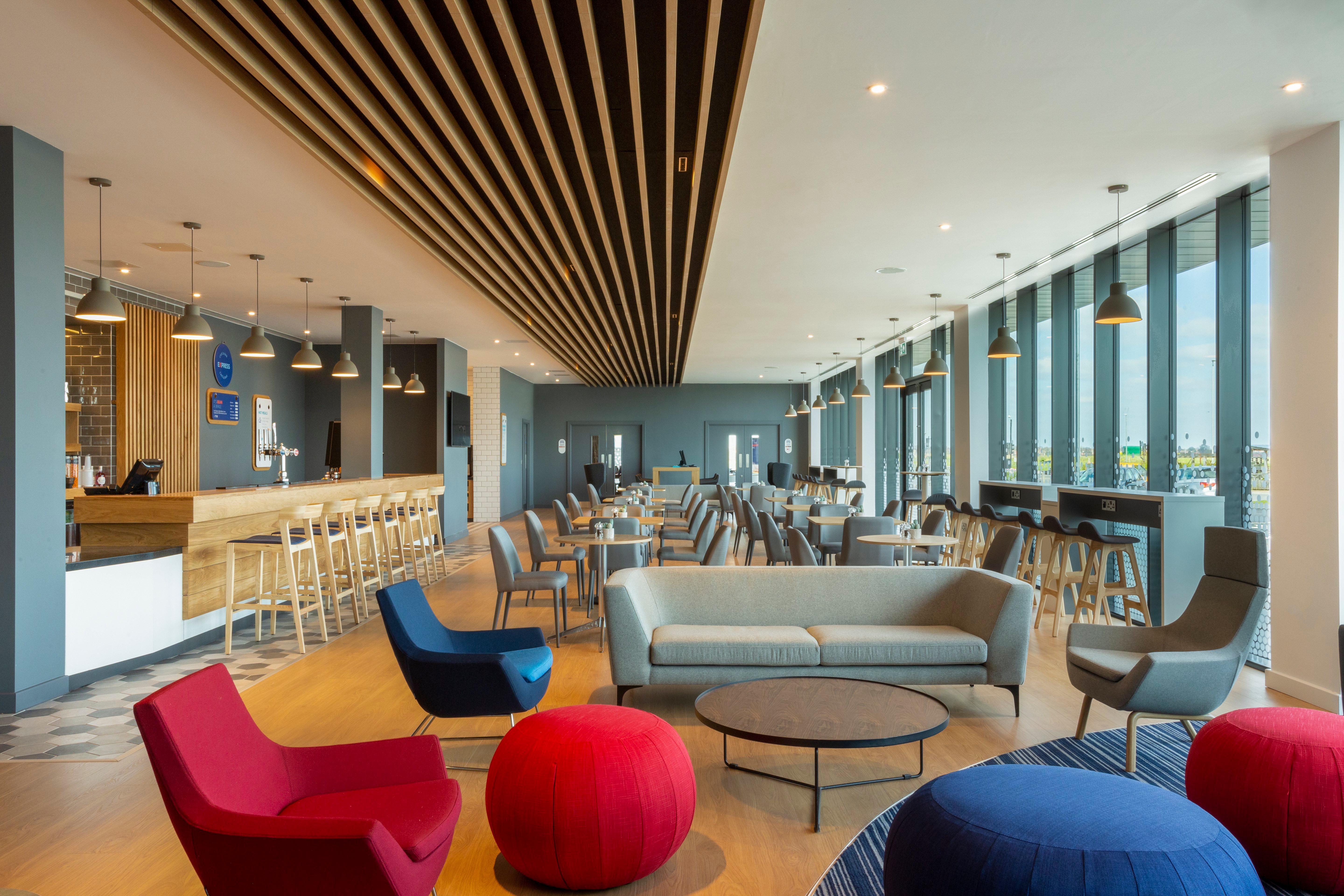 Holiday Inn Express Bridgwater M5, Jct24 By Ihg Buitenkant foto
